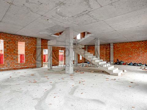 комерційна за адресою Магістральна вул., 11