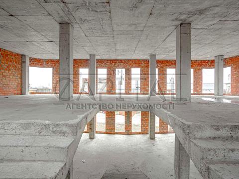 комерційна за адресою Магістральна вул., 11