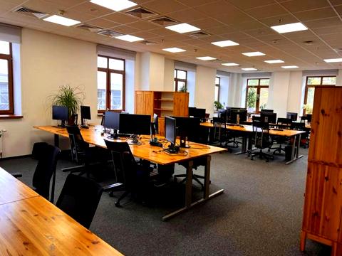 комерційна за адресою Верхній Вал вул., 10