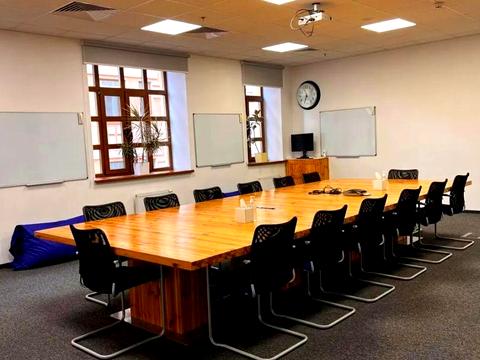 комерційна за адресою Верхній Вал вул., 10