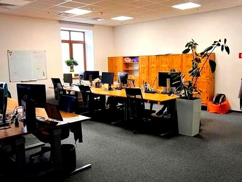 комерційна за адресою Верхній Вал вул., 10