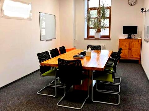 комерційна за адресою Верхній Вал вул., 10