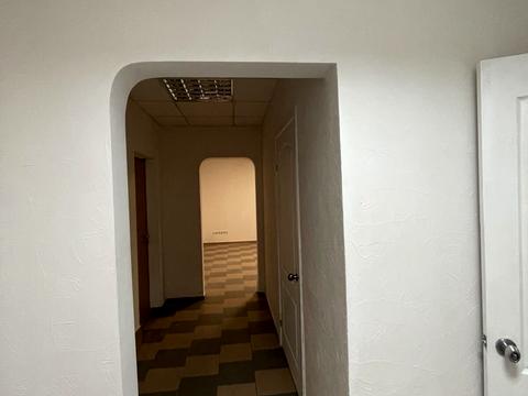 комерційна за адресою Князя Володимира Великого просп., 70