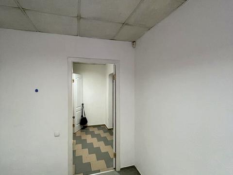 комерційна за адресою Князя Володимира Великого просп., 70