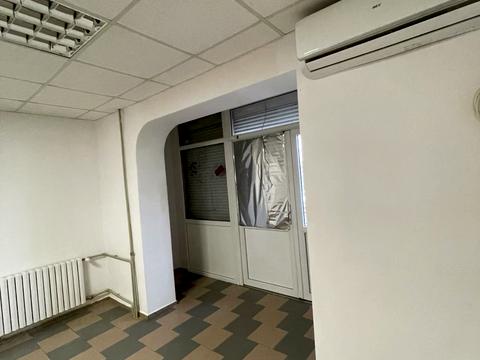 комерційна за адресою Князя Володимира Великого просп., 70