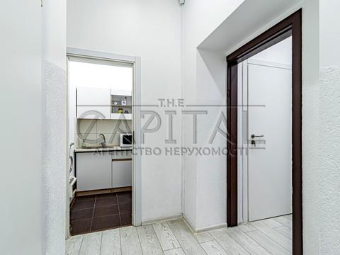 комерційна за адресою Інститутська вул., 14