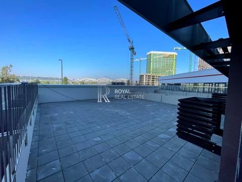 комерційна за адресою Дніпровська набережна вул., 72