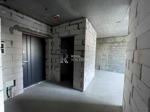 комерційна за адресою Дніпровська набережна вул., 72