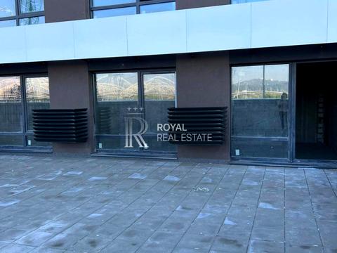 комерційна за адресою Дніпровська набережна вул., 72