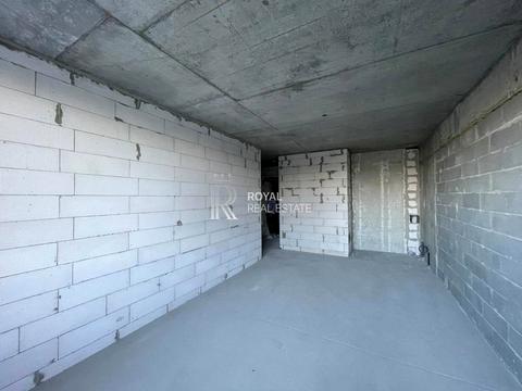 комерційна за адресою Дніпровська набережна вул., 72