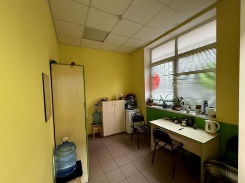 комерційна за адресою Градинська вул., 11