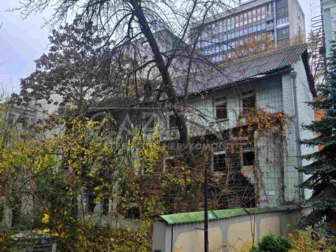 комерційна за адресою Саксаганського вул., 4