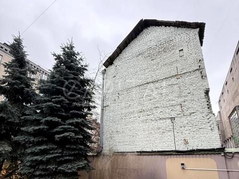 комерційна за адресою Саксаганського вул., 4