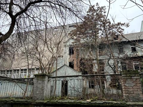 комерційна за адресою Саксаганського вул., 4