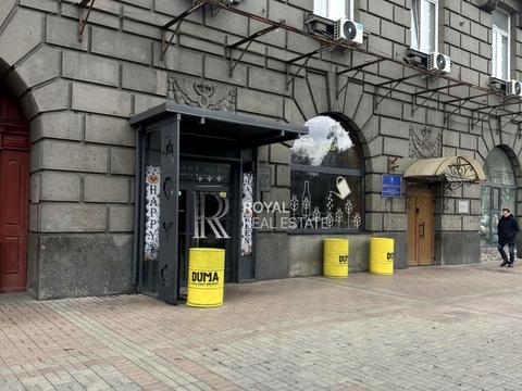 комерційна за адресою Хрещатик вул., 10