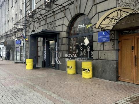 комерційна за адресою Хрещатик вул., 10
