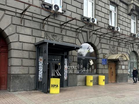 комерційна за адресою Хрещатик вул., 10