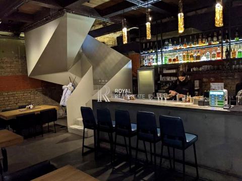 комерційна за адресою Хрещатик вул., 10