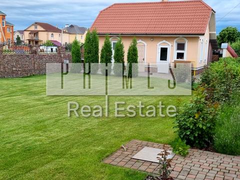 будинок за адресою Квітнева вул.