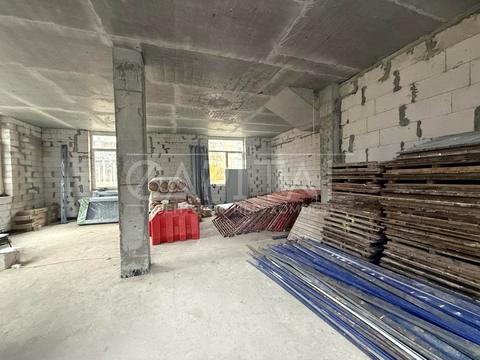 комерційна за адресою Драгоманова вул., 21