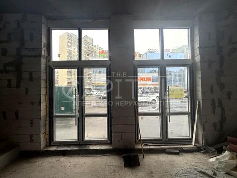 комерційна за адресою Драгоманова вул., 21