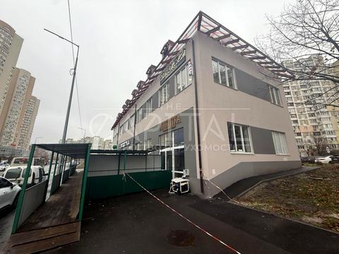 комерційна за адресою Драгоманова вул., 21