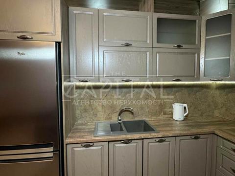 квартира за адресою Василя Тютюнника вул. (Анрі Барбюса), 12