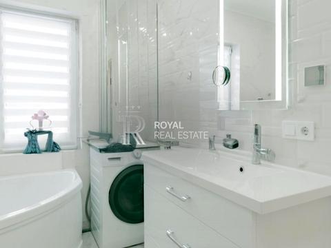 будинок за адресою Набережна, 1