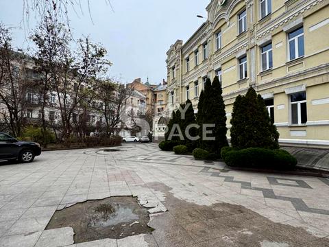 коммерческая по адресу Константиновская ул., 32