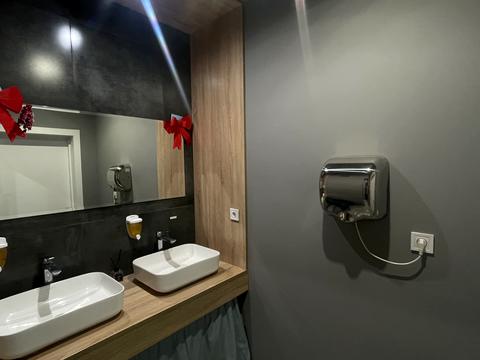 комерційна за адресою Князів Острозьких вул. (Московська), 23