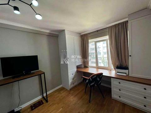 квартира за адресою Гетьмана Кирила Розумовського вул. (Миколи Краснова), 12