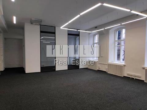 комерційна за адресою Володимирська, 10