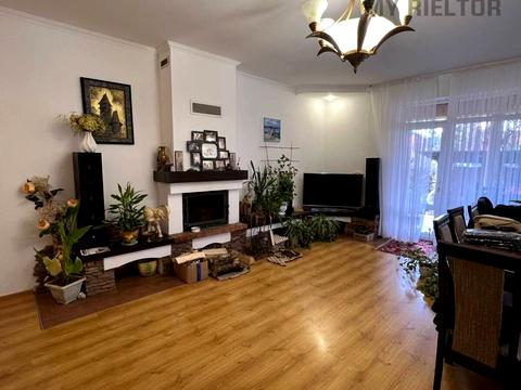 будинок за адресою Центральна 42