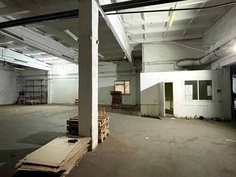 комерційна за адресою Максимовича вул., 8