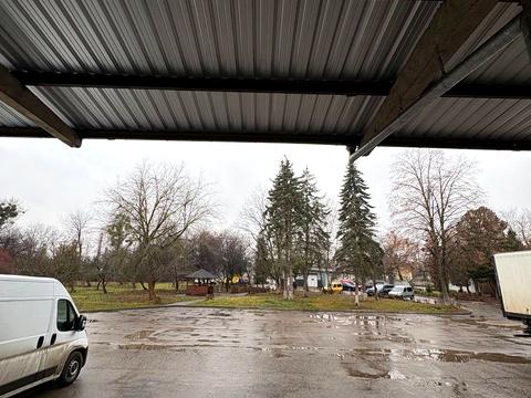 комерційна за адресою Максимовича вул., 8