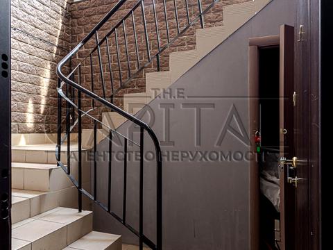 комерційна за адресою Володимира Івасюка просп. (Героїв Сталінграду), 8