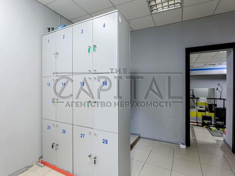 комерційна за адресою Володимира Івасюка просп. (Героїв Сталінграду), 8