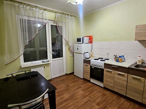 квартира за адресою Бориса Гмирі вул., 12-Б