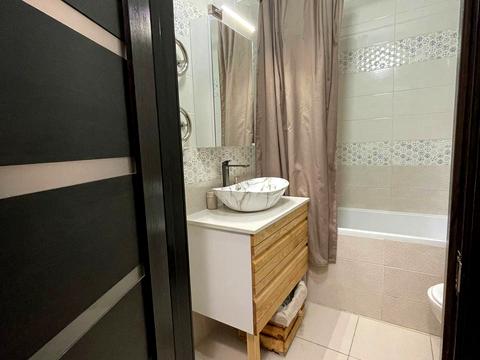 квартира за адресою Сім'ї Кульженків вул. (Петра Дегтяренка), 6