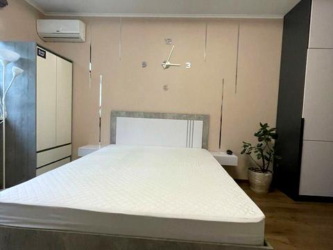 квартира за адресою Сім'ї Кульженків вул. (Петра Дегтяренка), 6