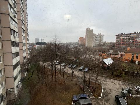 квартира за адресою Академіка Єфремова вул. (Командарма Уборевича), 18