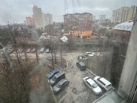 квартира за адресою Академіка Єфремова вул. (Командарма Уборевича), 18