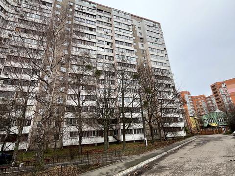 квартира за адресою Академіка Єфремова вул. (Командарма Уборевича), 18