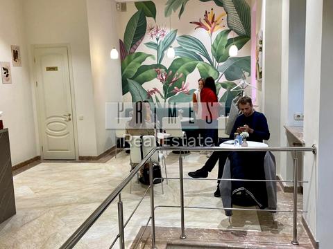 комерційна за адресою Інститутська вул., 13/4