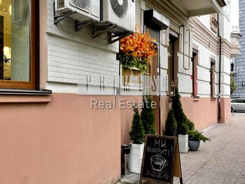 комерційна за адресою Інститутська вул., 13/4