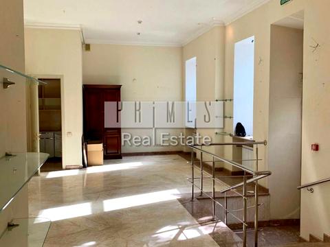 комерційна за адресою Інститутська вул., 13/4