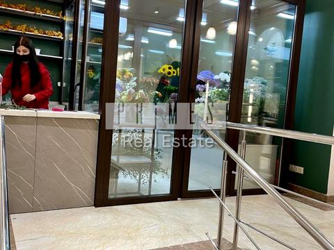 комерційна за адресою Інститутська вул., 13/4