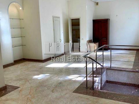 комерційна за адресою Інститутська вул., 13/4