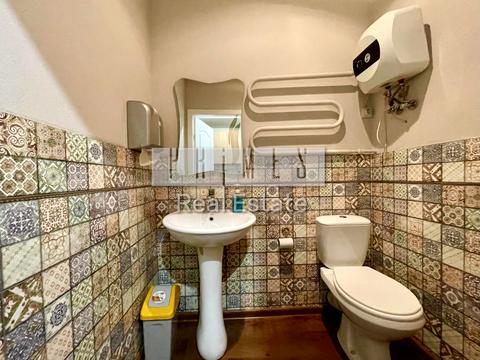 коммерческая по адресу Хорива пер., 7