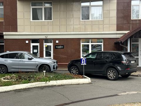 комерційна за адресою Антоновича вул. (Горького), 131